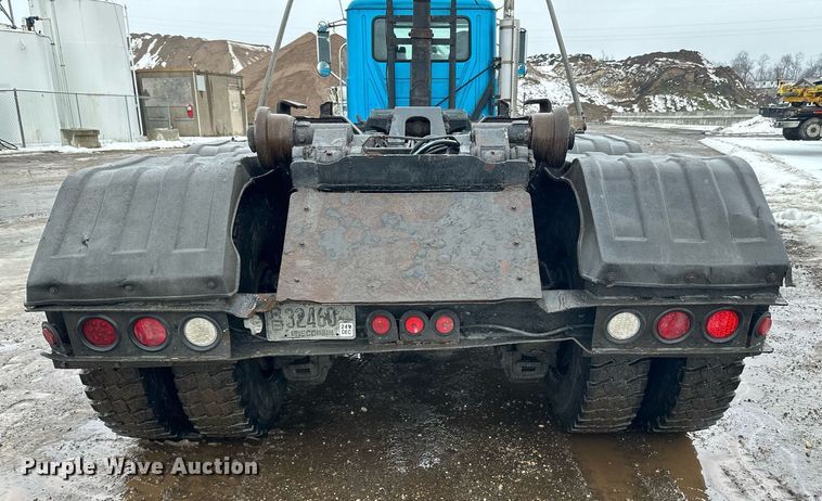 image for item LO9483 2007 Mack CTP713B roll-off container truck