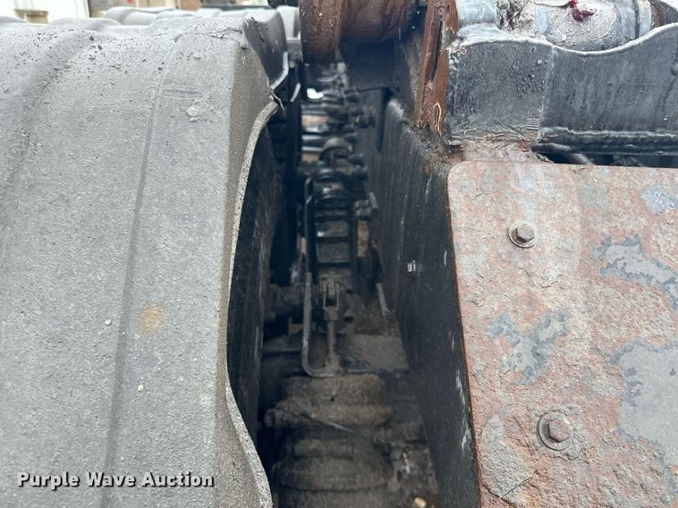 image for item LO9483 2007 Mack CTP713B roll-off container truck