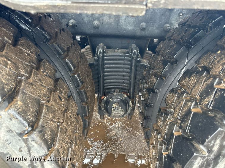 image for item LO9483 2007 Mack CTP713B roll-off container truck