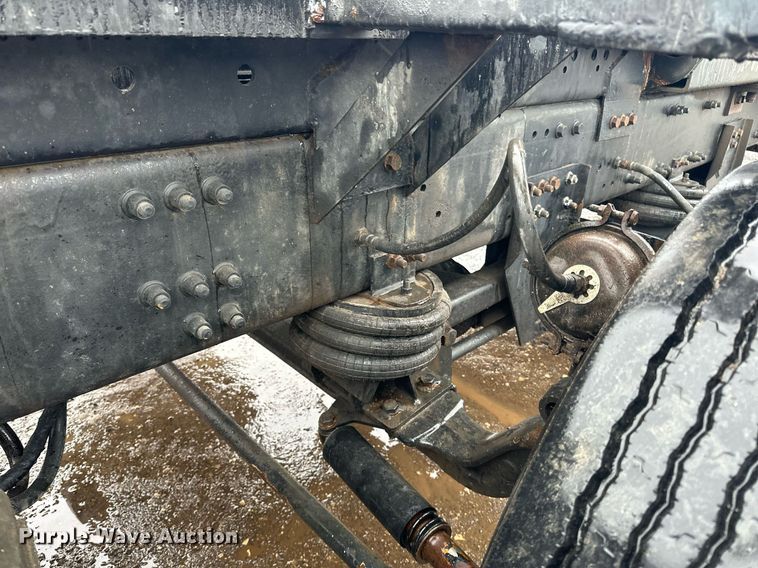 image for item LO9483 2007 Mack CTP713B roll-off container truck