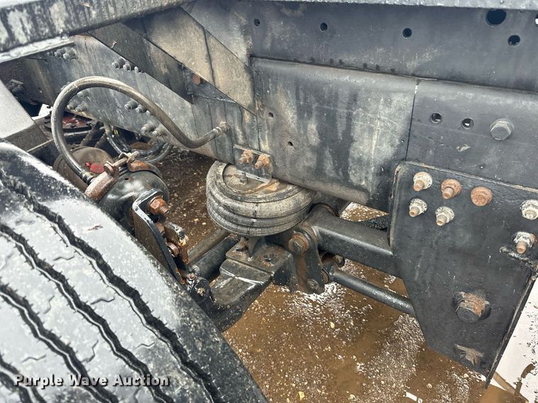 image for item LO9483 2007 Mack CTP713B roll-off container truck