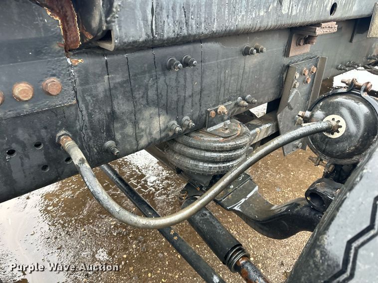 image for item LO9483 2007 Mack CTP713B roll-off container truck