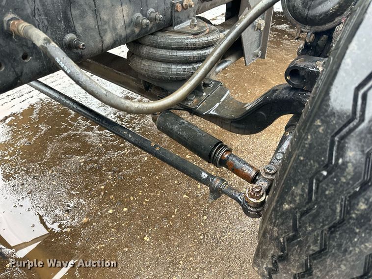 image for item LO9483 2007 Mack CTP713B roll-off container truck