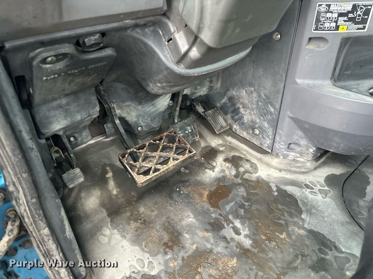 image for item LO9483 2007 Mack CTP713B roll-off container truck