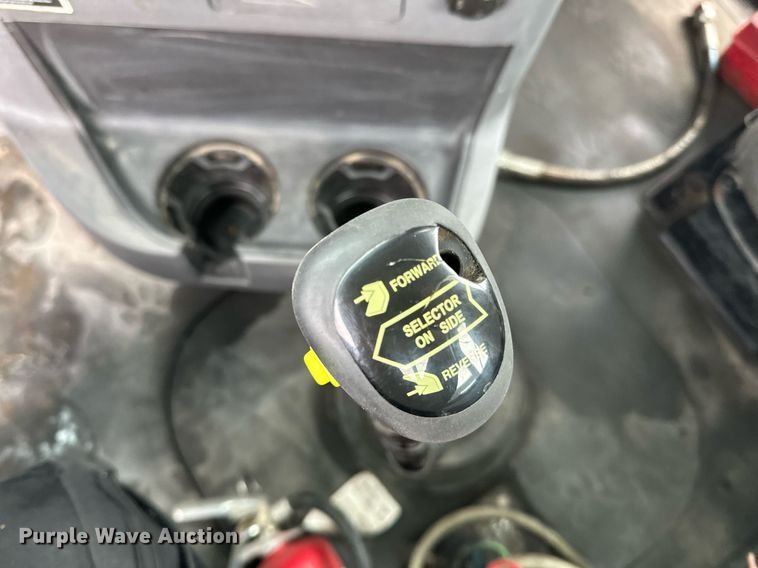 image for item LO9483 2007 Mack CTP713B roll-off container truck