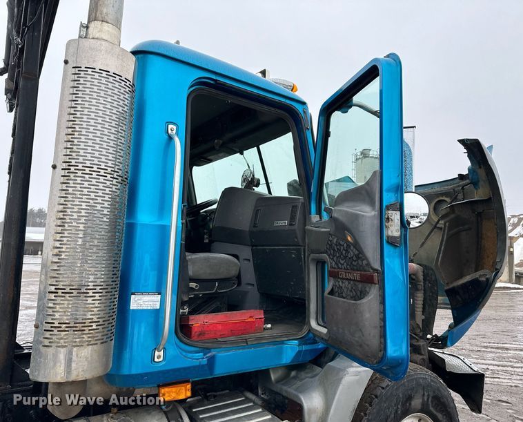 image for item LO9483 2007 Mack CTP713B roll-off container truck