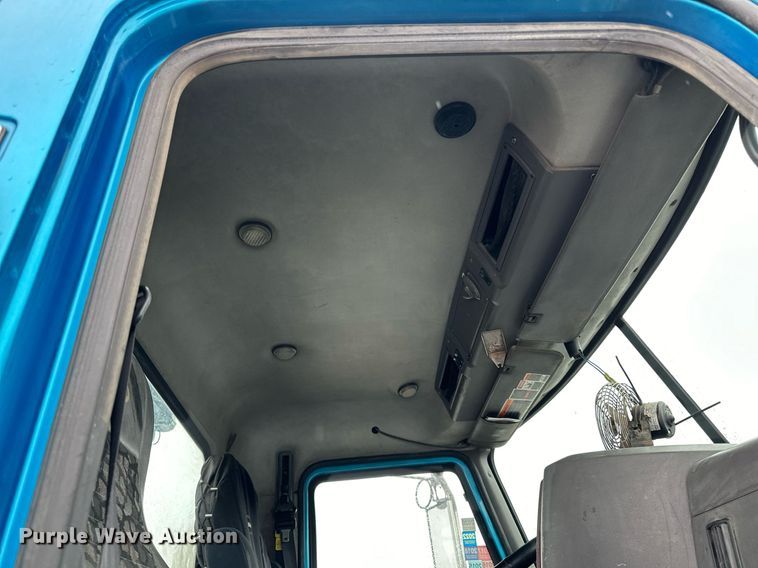 image for item LO9483 2007 Mack CTP713B roll-off container truck