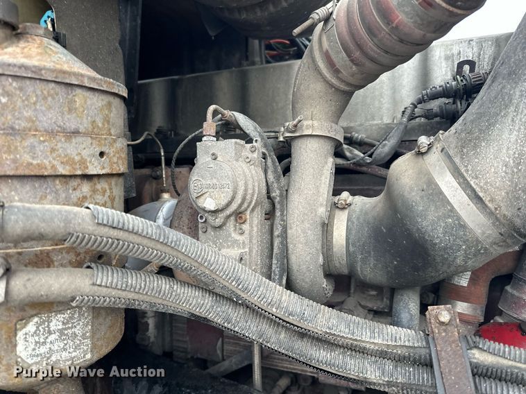 image for item LO9483 2007 Mack CTP713B roll-off container truck