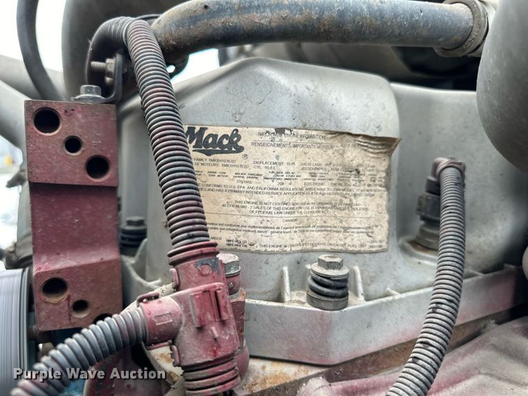 image for item LO9483 2007 Mack CTP713B roll-off container truck