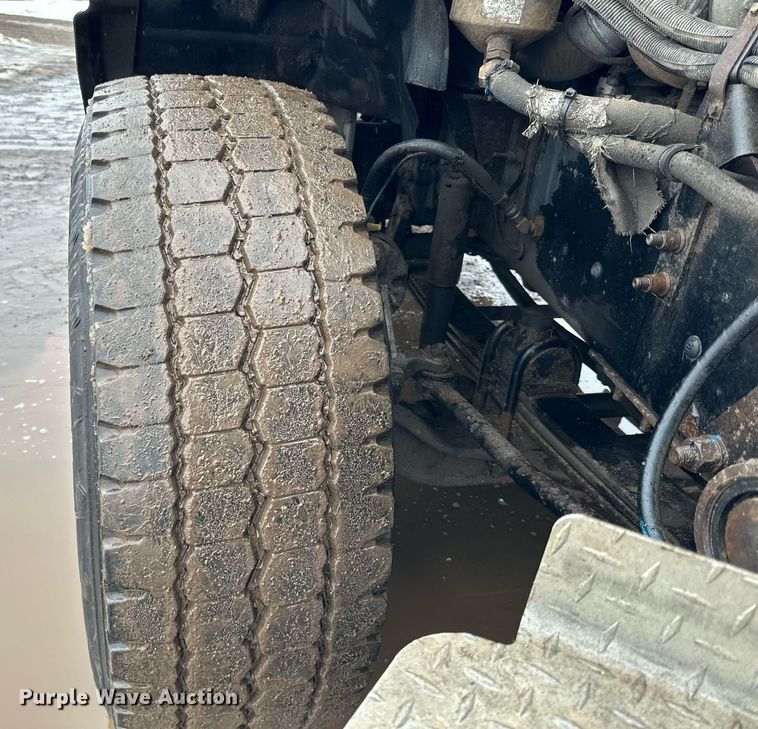 image for item LO9483 2007 Mack CTP713B roll-off container truck