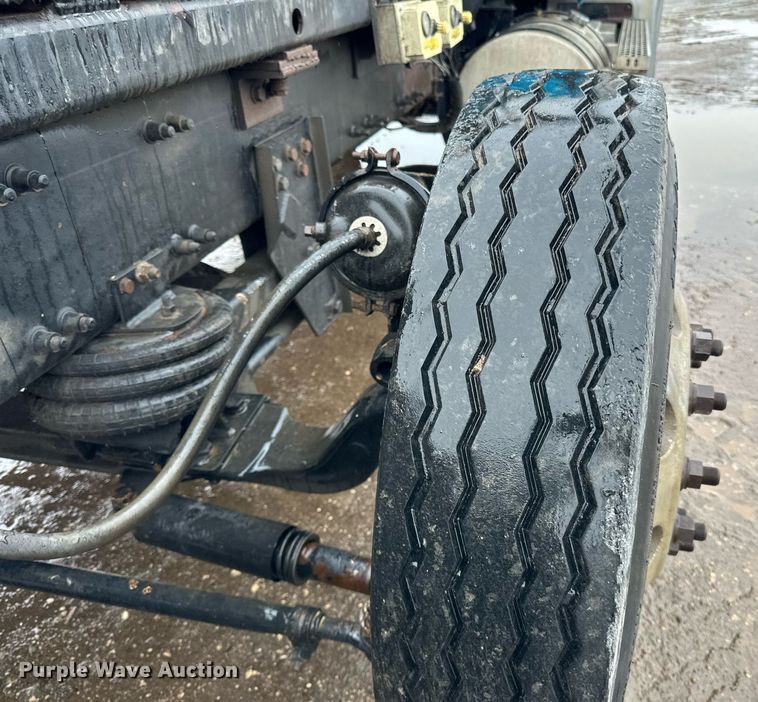 image for item LO9483 2007 Mack CTP713B roll-off container truck