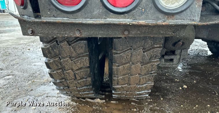 image for item LO9483 2007 Mack CTP713B roll-off container truck