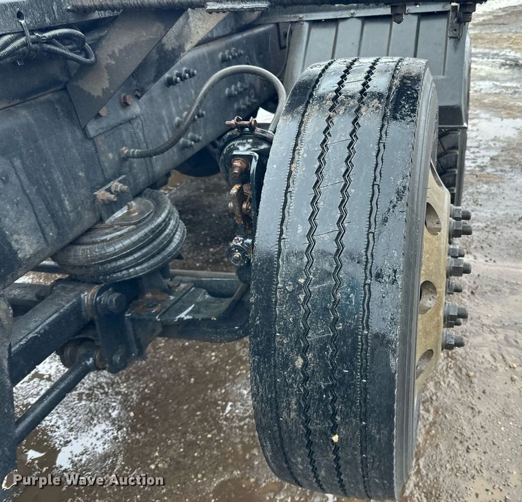 image for item LO9483 2007 Mack CTP713B roll-off container truck