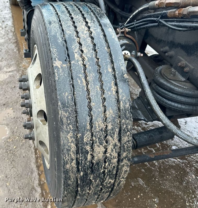 image for item LO9483 2007 Mack CTP713B roll-off container truck