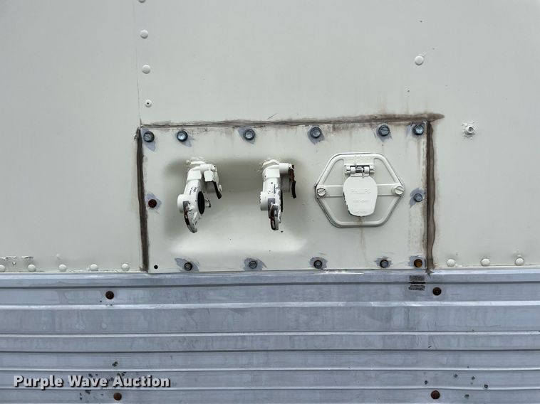 image for item LV9096 1988 Utility Trailer  VS2D dry van trailer