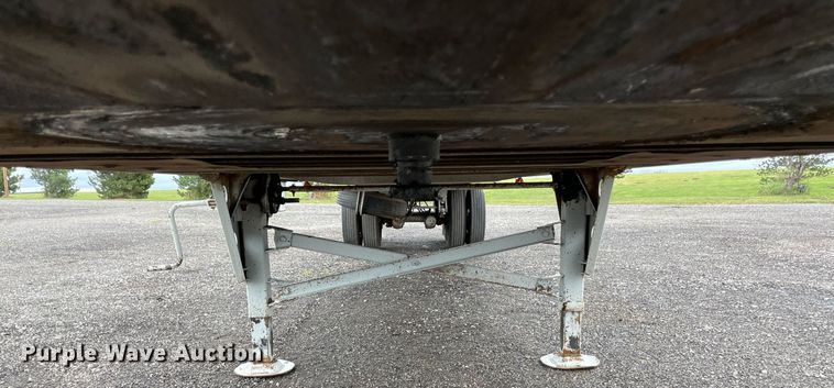 image for item LV9096 1988 Utility Trailer  VS2D dry van trailer