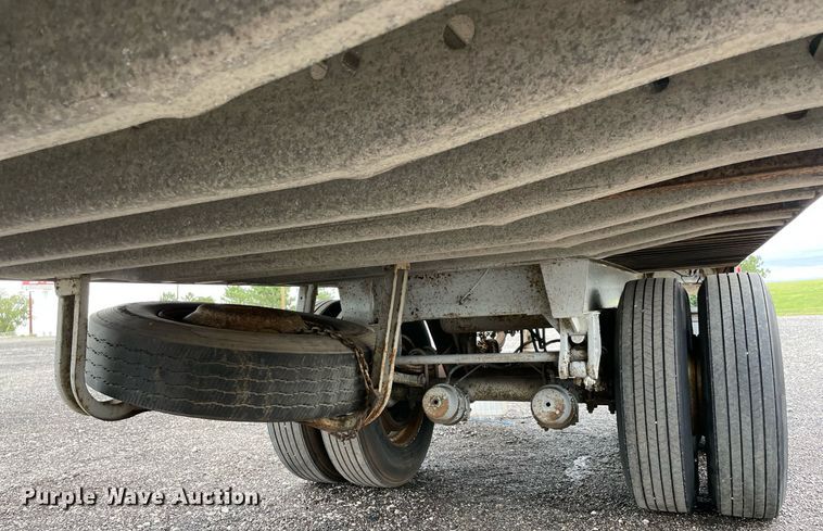 image for item LV9096 1988 Utility Trailer  VS2D dry van trailer