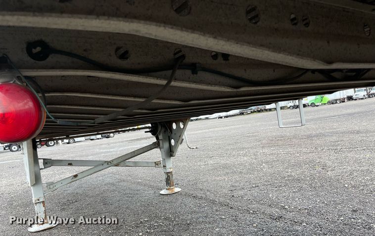 image for item LV9096 1988 Utility Trailer  VS2D dry van trailer