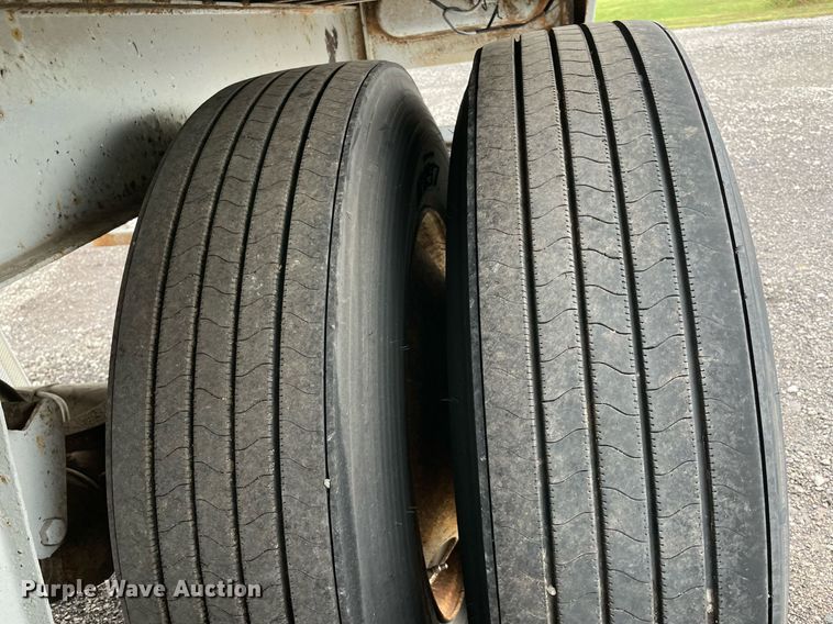 image for item LV9096 1988 Utility Trailer  VS2D dry van trailer