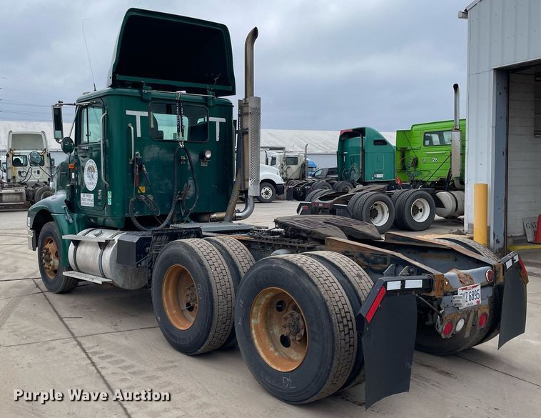 image for item LV9980 1997 International  9200 semi truck