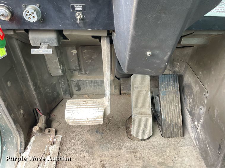 image for item LV9980 1997 International  9200 semi truck