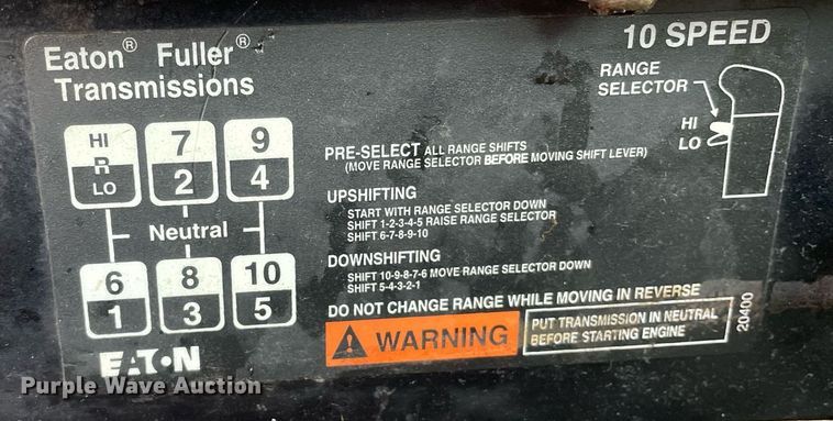 image for item LV9980 1997 International  9200 semi truck