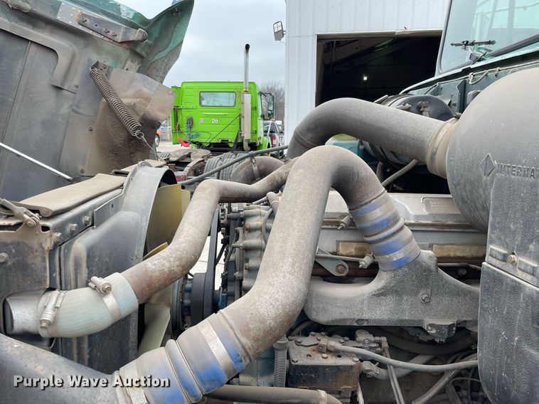 image for item LV9980 1997 International  9200 semi truck