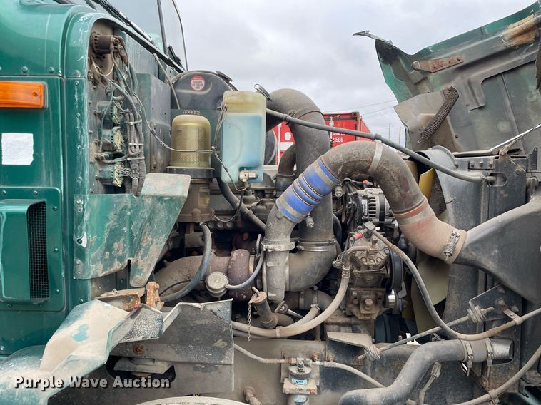 image for item LV9980 1997 International  9200 semi truck