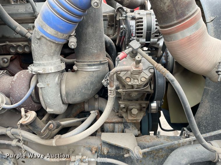 image for item LV9980 1997 International  9200 semi truck