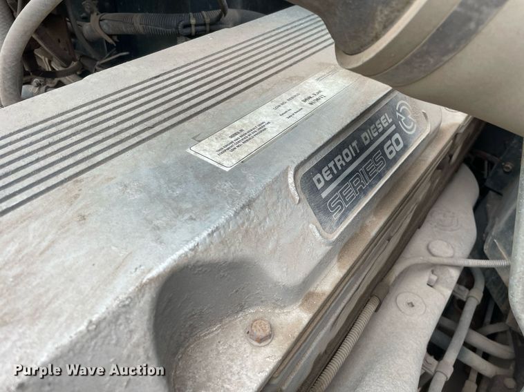 image for item LV9980 1997 International  9200 semi truck