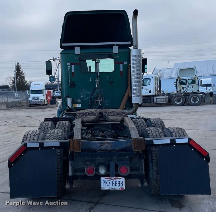 image for item LV9981 1998 International 9100 semi truck