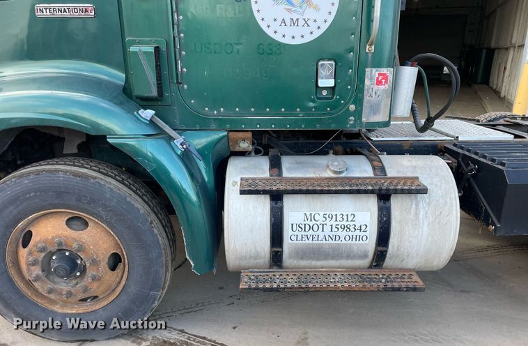 image for item LV9981 1998 International 9100 semi truck