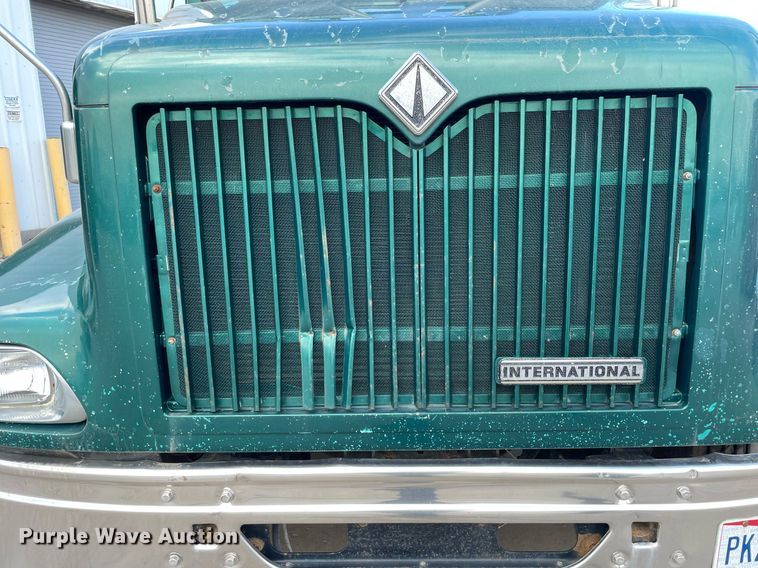 image for item LV9981 1998 International 9100 semi truck