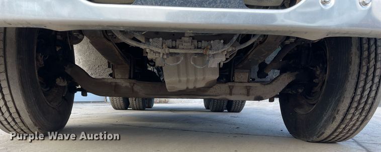 image for item LV9981 1998 International 9100 semi truck