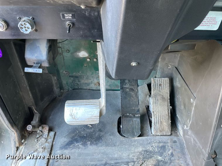 image for item LV9981 1998 International 9100 semi truck