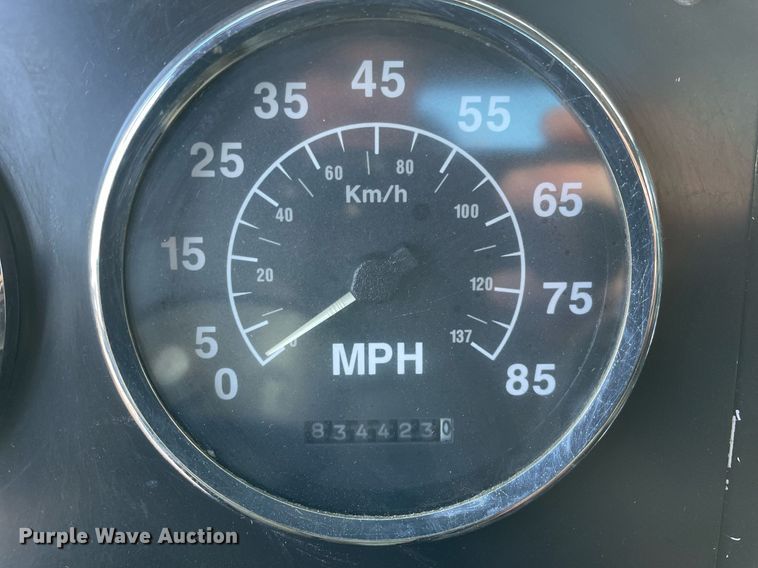 image for item LV9981 1998 International 9100 semi truck