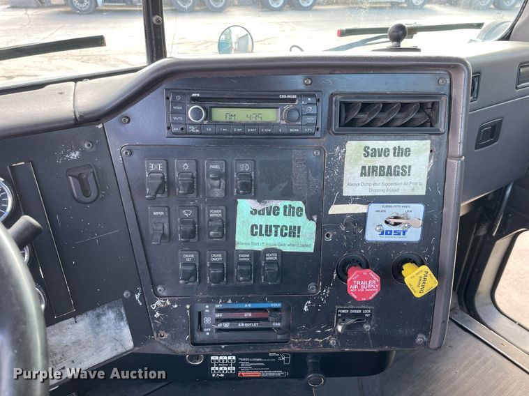 image for item LV9981 1998 International 9100 semi truck