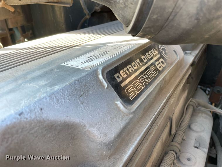 image for item LV9981 1998 International 9100 semi truck