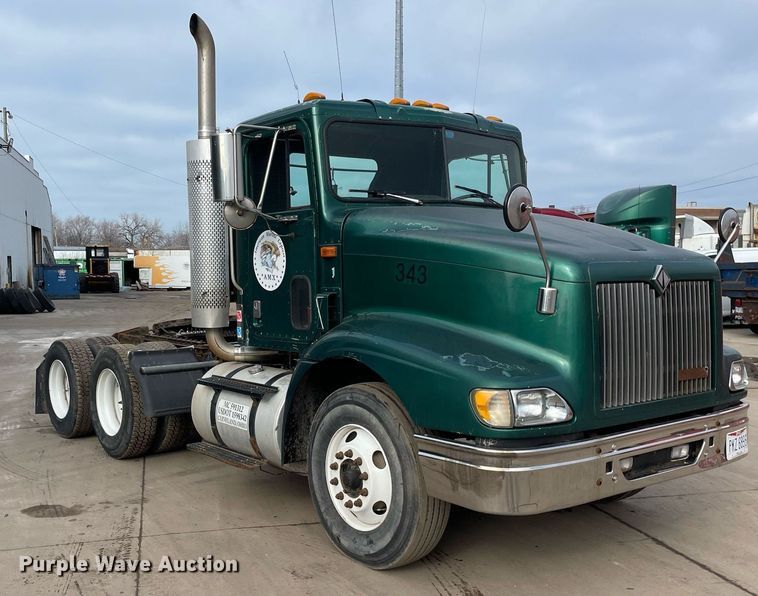 image for item LV9982 1999 International 9100 semi truck