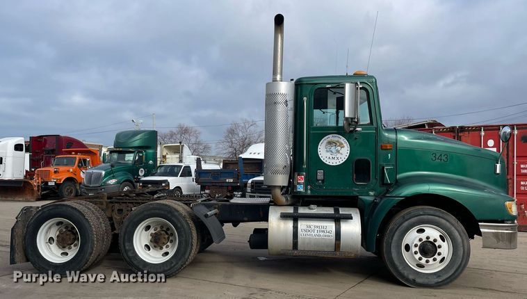 image for item LV9982 1999 International 9100 semi truck