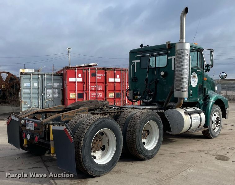 image for item LV9982 1999 International 9100 semi truck