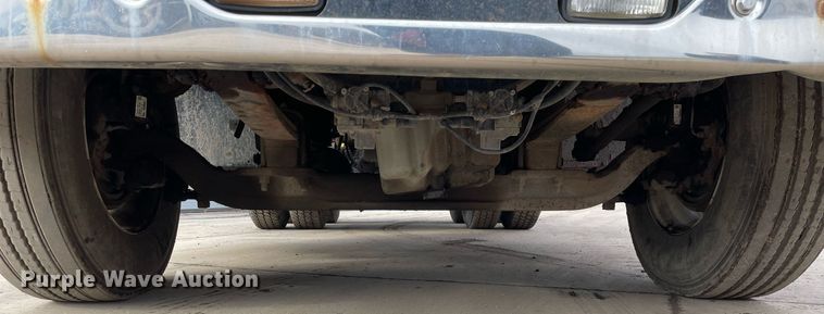 image for item LV9982 1999 International 9100 semi truck