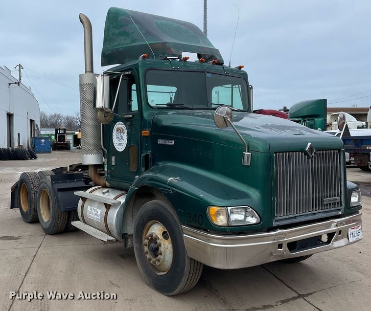 image for item LV9983 1997 International 9200 semi truck