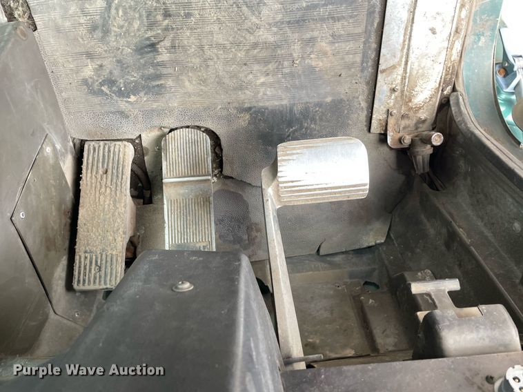 image for item LV9983 1997 International 9200 semi truck