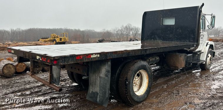 image for item NE9751 1999 Freightliner FL80 flatbed truck