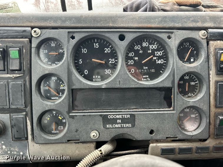 image for item NE9751 1999 Freightliner FL80 flatbed truck