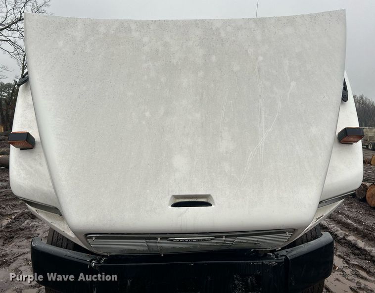 image for item NE9751 1999 Freightliner FL80 flatbed truck