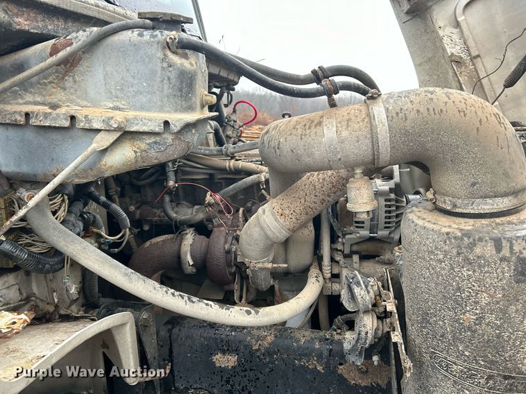 image for item NE9751 1999 Freightliner FL80 flatbed truck