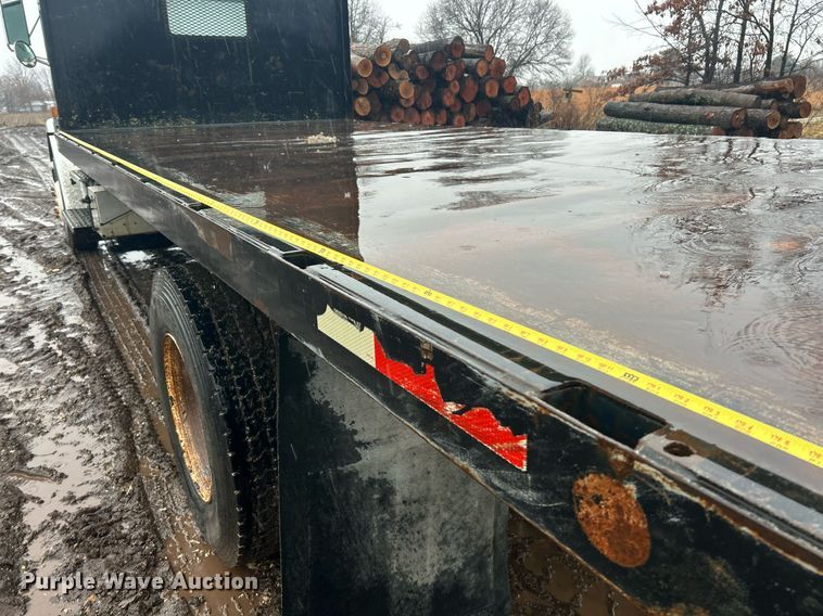 image for item NE9751 1999 Freightliner FL80 flatbed truck