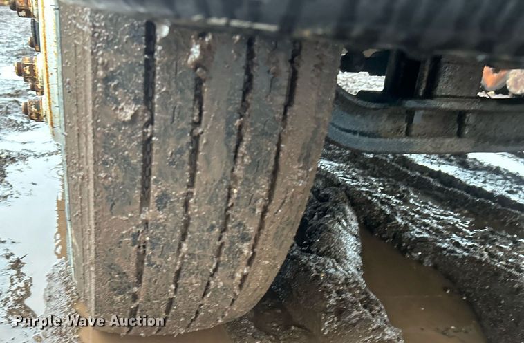 image for item NE9751 1999 Freightliner FL80 flatbed truck